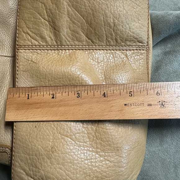 Buttery soft pale YELLOW genuine leather hobo style handbag - Picture 11 of 11